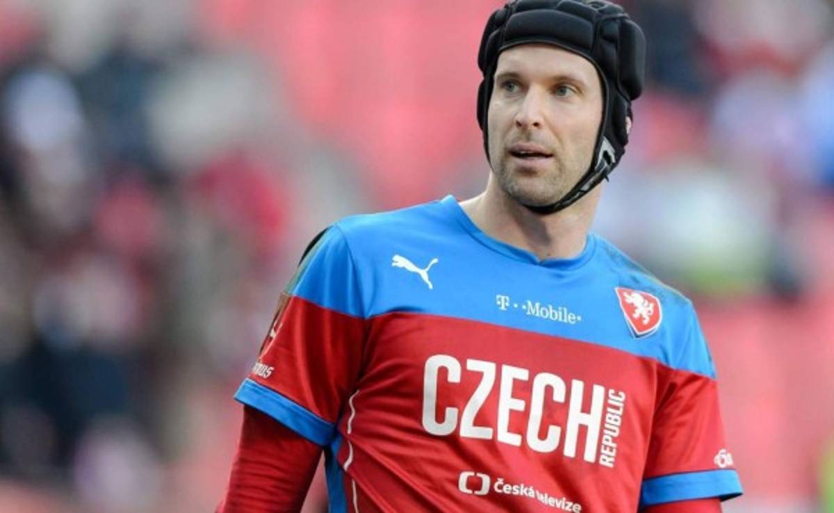 Petr Cech anuncia que deja la portería de la selección checa