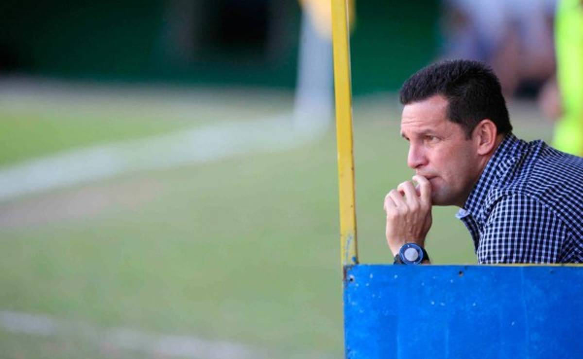 El tico Javier Delgado queda fuera del Real España