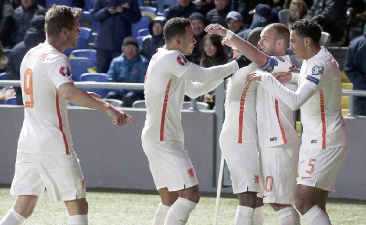 Holanda necesitará un milagro para clasificar a la Eurocopa 2016