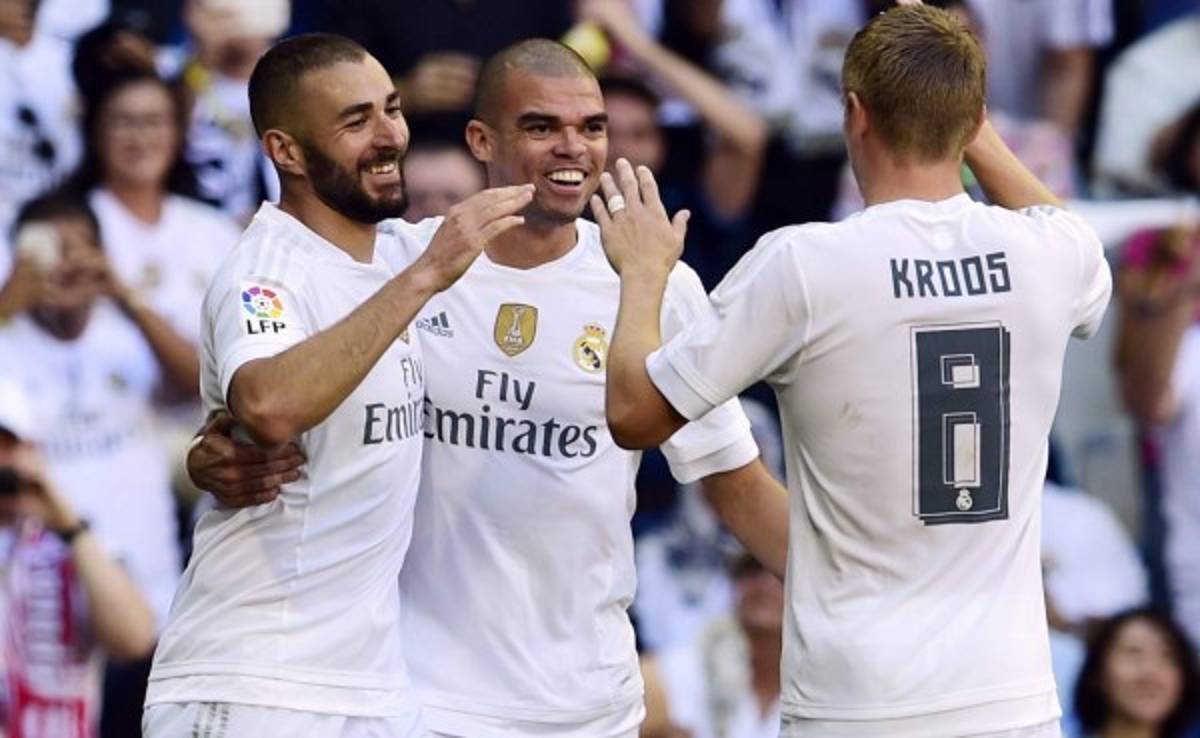 Real Madrid sufre y gana al Granada gracias a Benzema y Navas