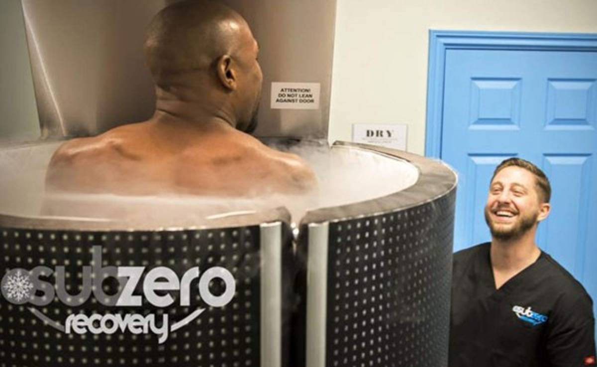 INCREÍBLE: Floyd Mayweather se somete a baños a 220 grados bajo cero