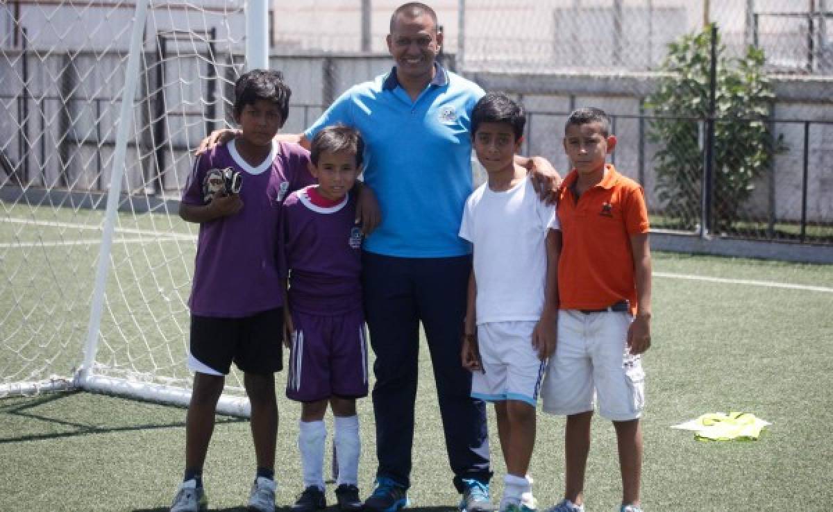 Ramón Romero es un busca talentos y entrenador de niños