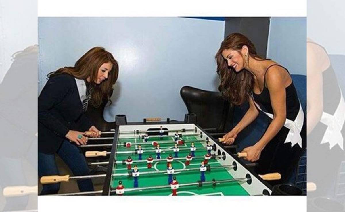 Jugando futbolito, así mata los nervios representante de Honduras en Miss Universo