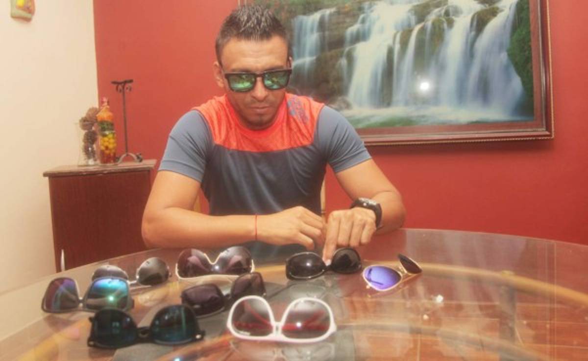 Francisco 'Chico' Pavón, el asistente de las gafas de sol