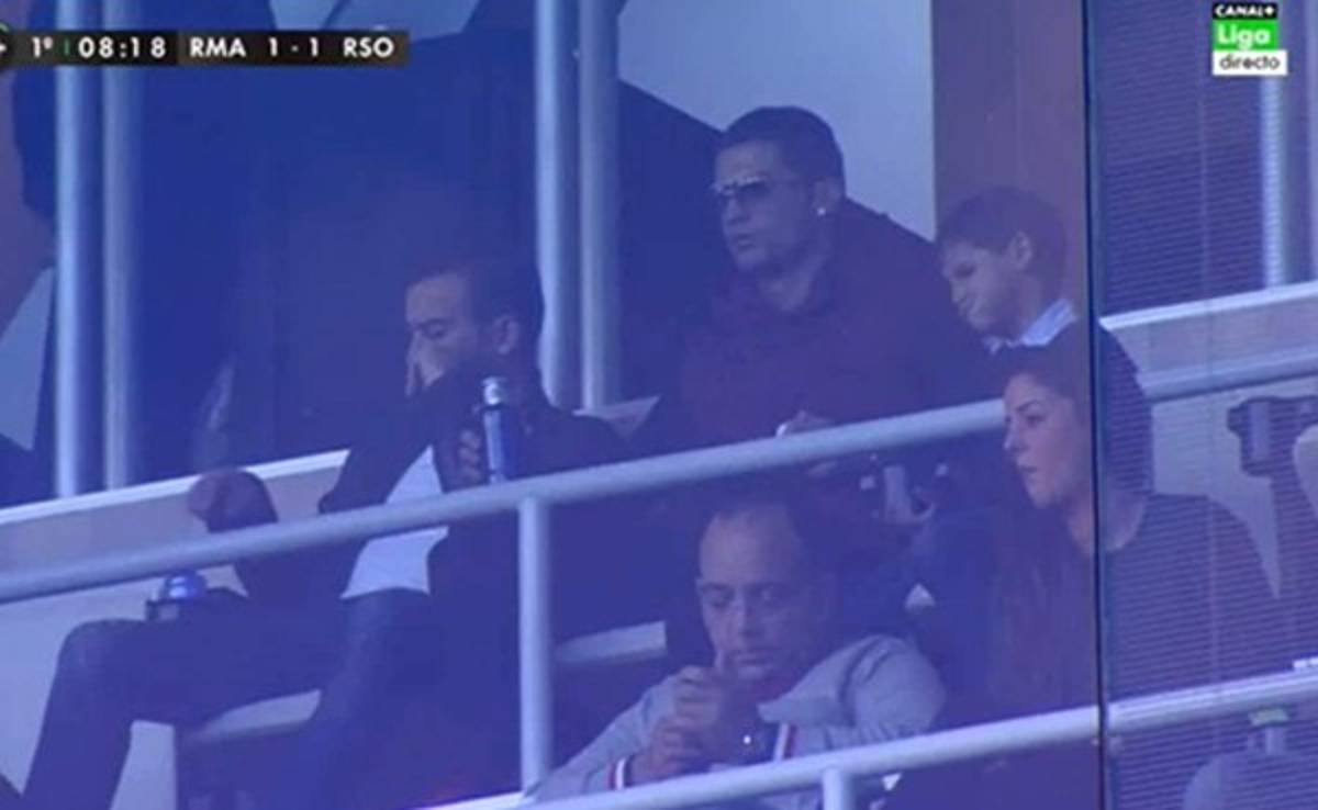 Cristiano Ronaldo observó el partido del Real Madrid desde su palco