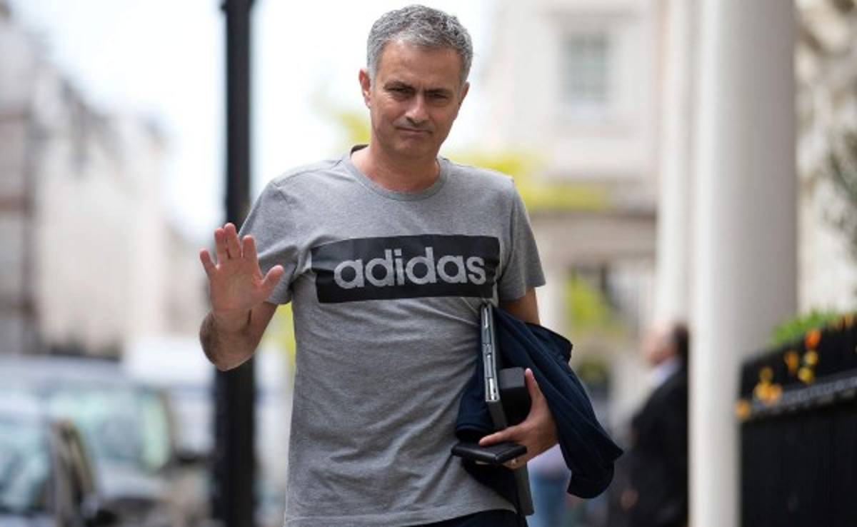 El Manchester United hace oficial el fichaje de Mourinho