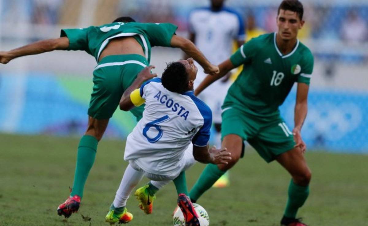 VIDEO: Los errores en marca en el 2-1 de Argelia contra Honduras