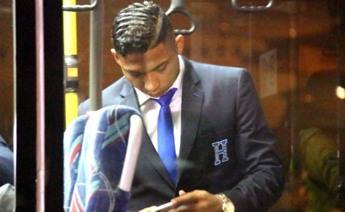 Sin decirle a nadie, Emilio abandona concentración de Honduras