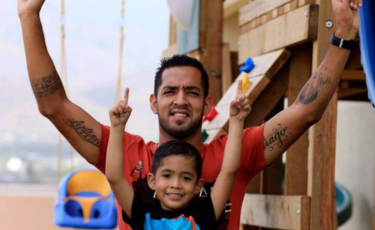 Lucas Gómez: 'Mi hijo me exige goles siempre'