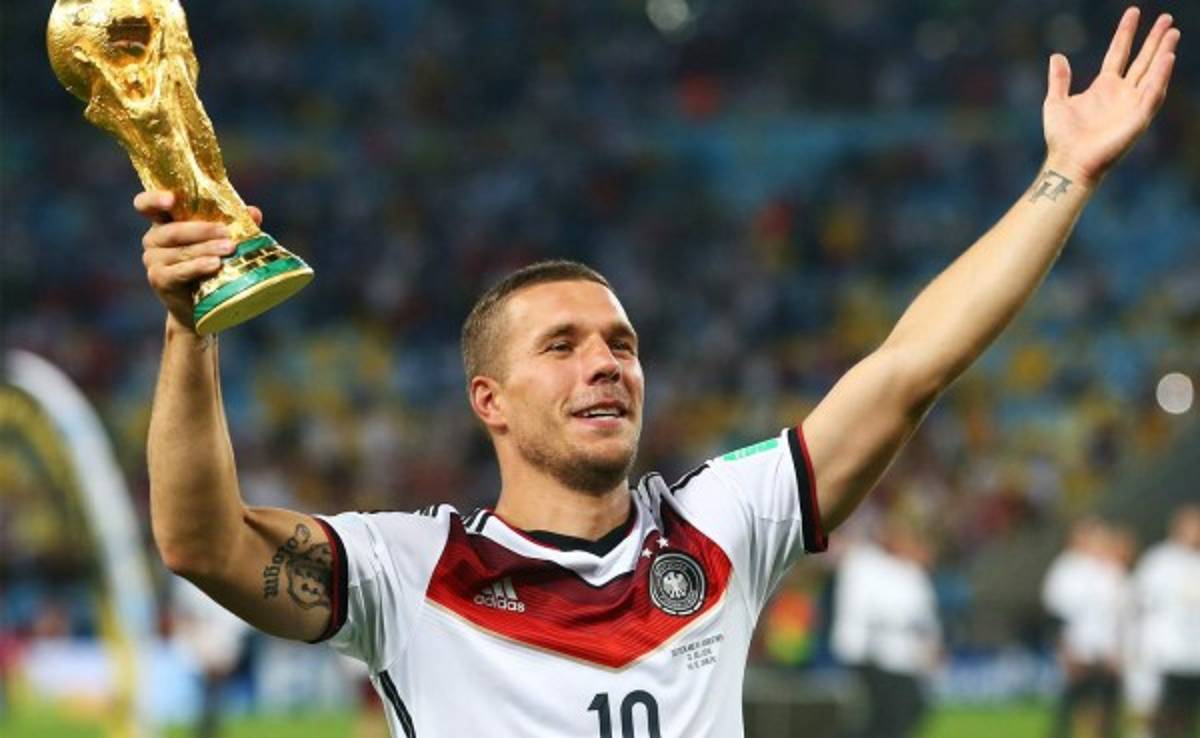 Lukas Podolski pone fin a su carrera como internacional en la selección de Alemania