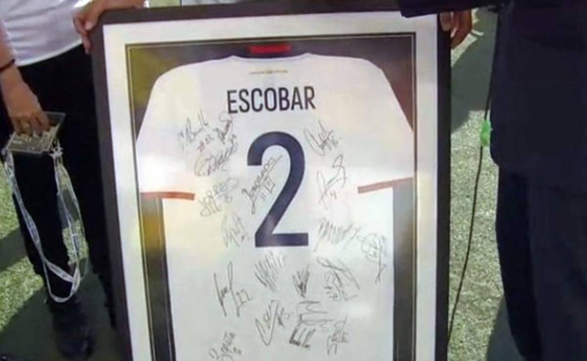 El colombiano Andrés Escobar, homenajeado 22 años después de su asesinato
