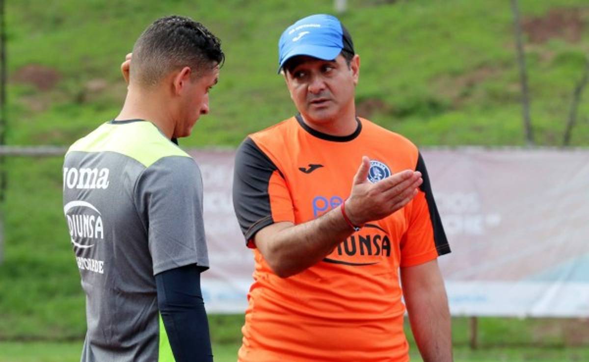 Diego Vázquez sobre los fichajes: 'Quisiéramos traer a Messi'