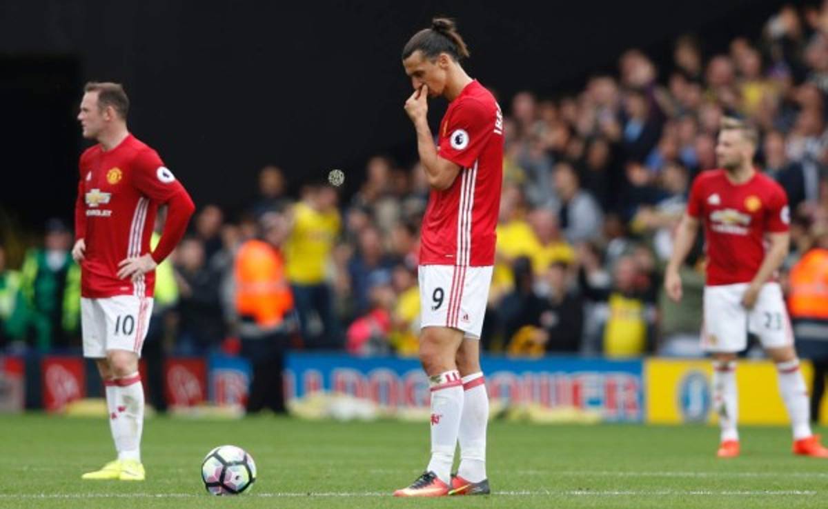 Manchester United pierde ante el Watford y alarga su crisis