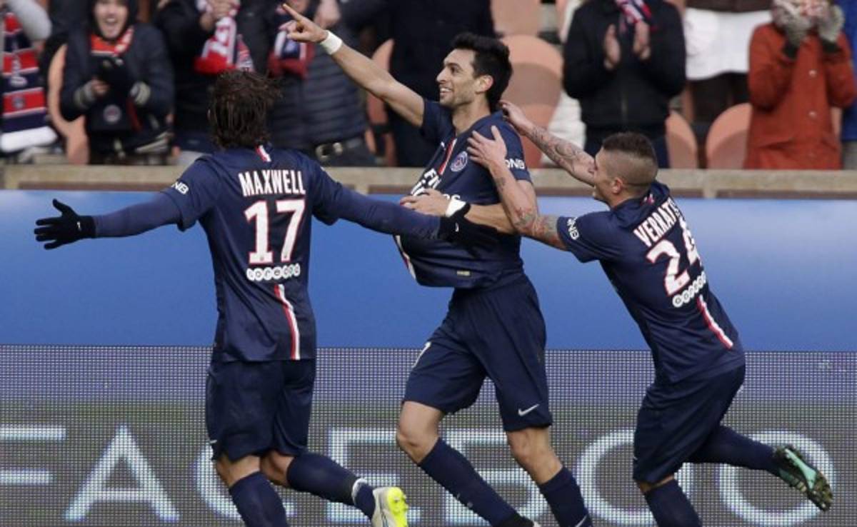 PSG gana al Evian con goles de David Luiz, Pastore y Cavani