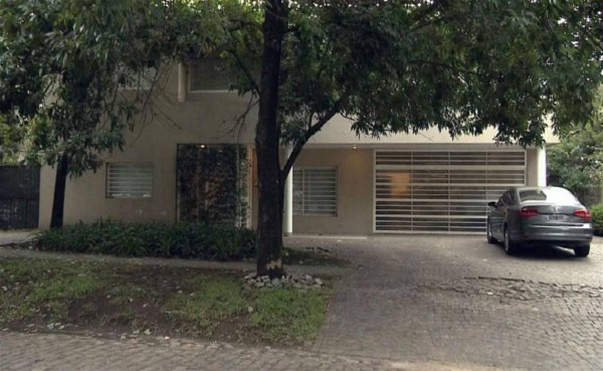 Triste noticia para Tevez: roban su casa mientras festejaba su boda en Uruguay