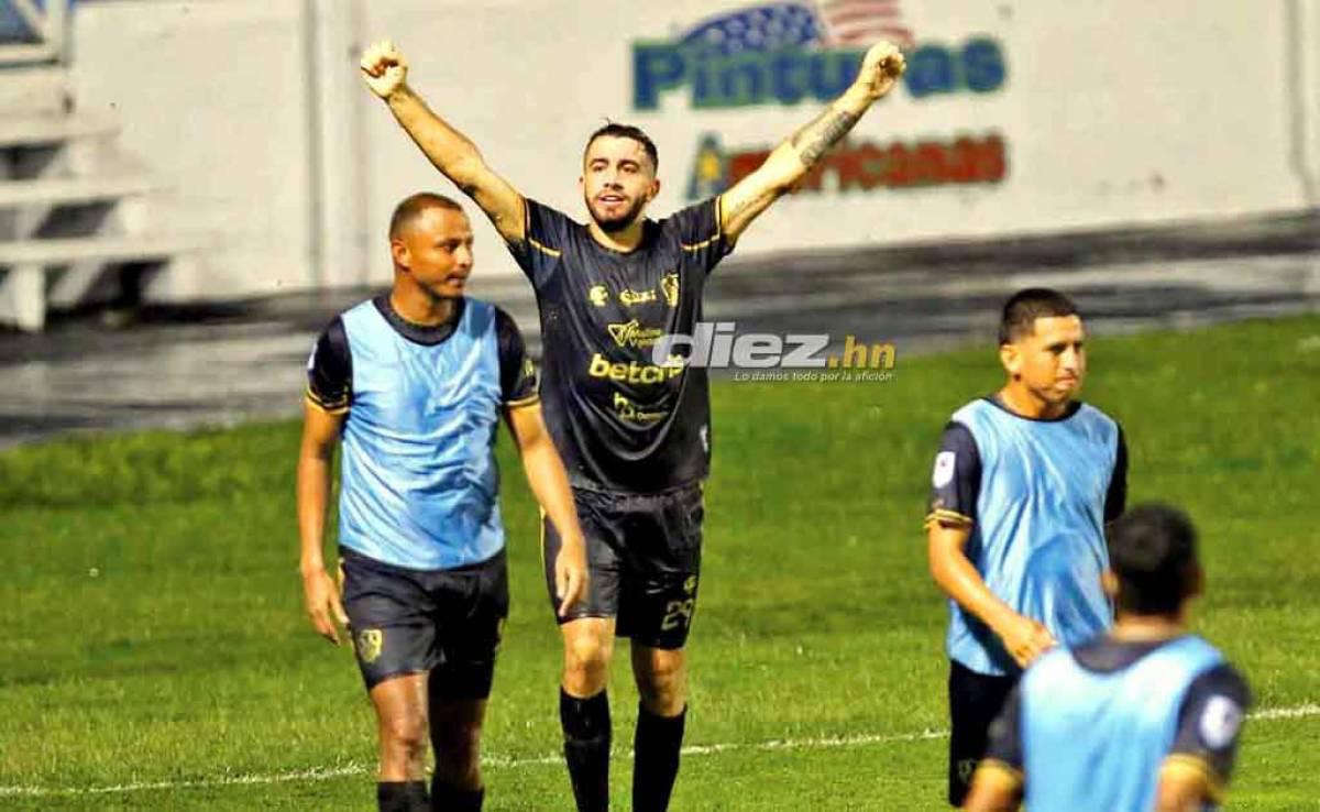 El delantero argentino del Olancho FC, Agustín Auzmendi, suma tres goles en tres partidos disputados en el Estadio Nacional de Tegucigalpa.