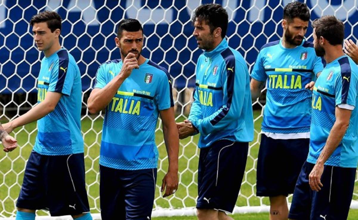 Pellè ausente del entrenamiento de una Italia eufórica