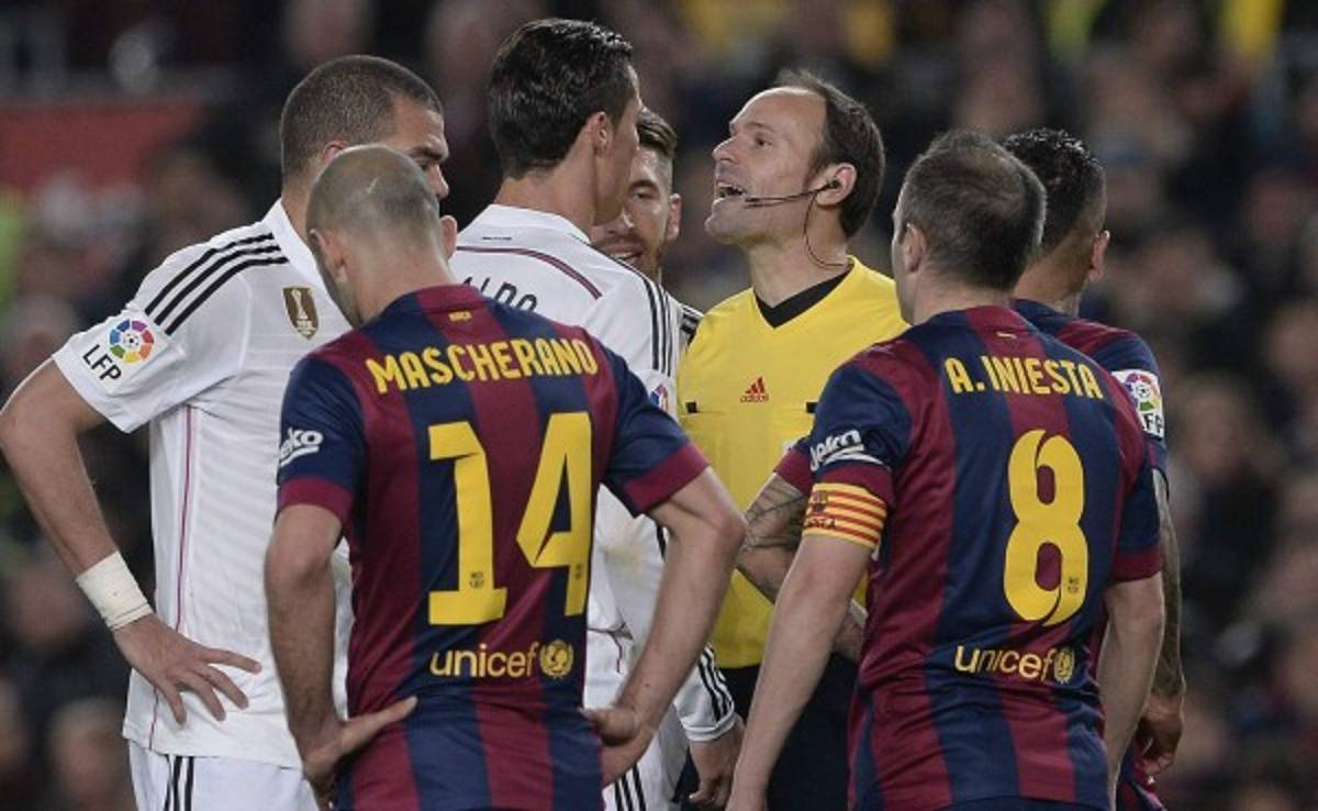 El momento tenso de Mascherano y Cristiano en el clásico