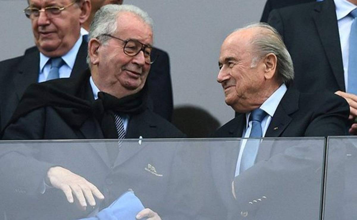 Blatter se expresó triste por la muerte de su amigo Julio Grondona