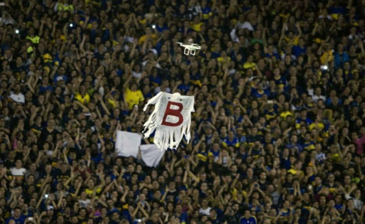 Drone sobrevoló La Bombonera con un fantasma de 'la B'