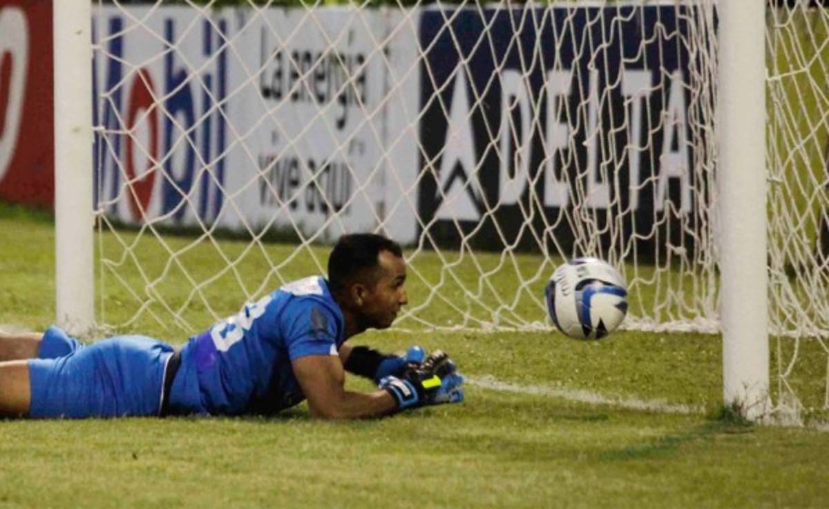 Donis: 'La miré tan fácil... el pique del balón me complicó'