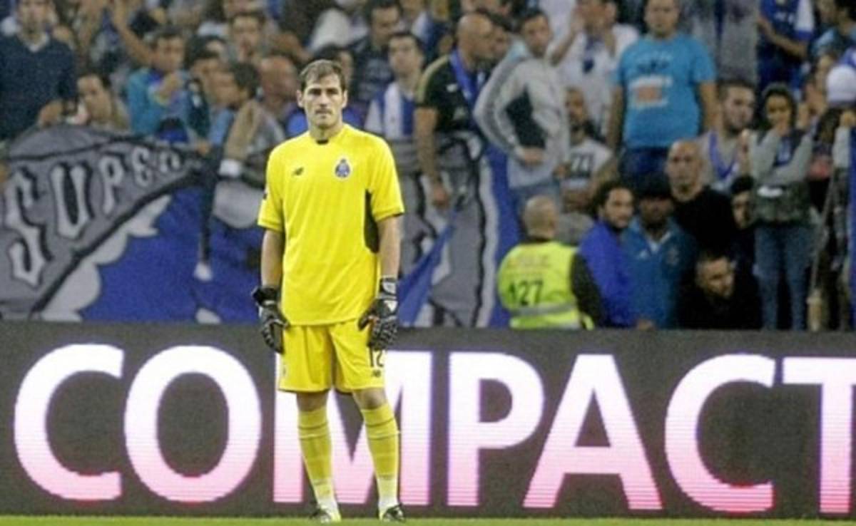 Iker Casillas felicita a Sergio Ramos por su renovación en el Real Madrid