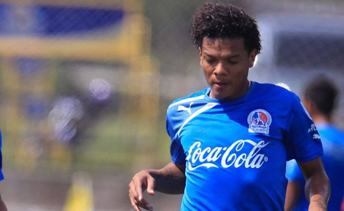 David Meza regresó a los entrenamientos del Olimpia