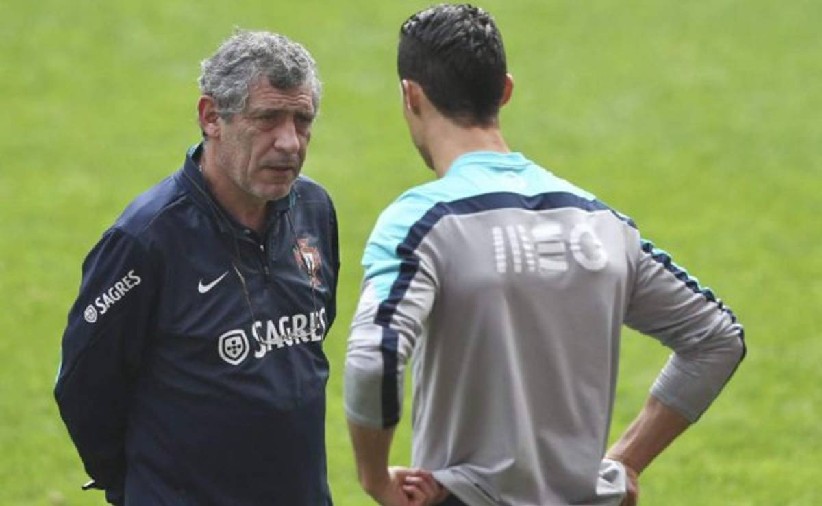 Fernando Santos: 'Es difícil cuestionar a Ronaldo, el mejor del mundo'
