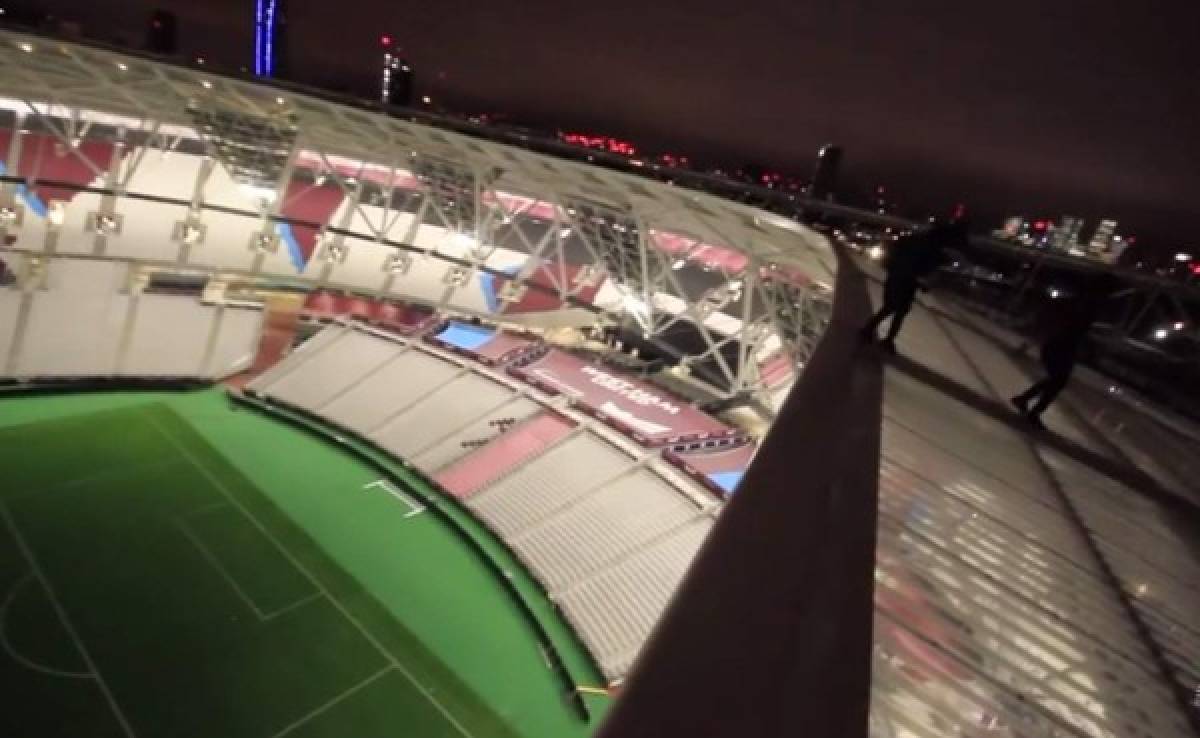 VIDEO: Se colaron a nuevo estadio de West Ham y sacaron selfies espectaculares