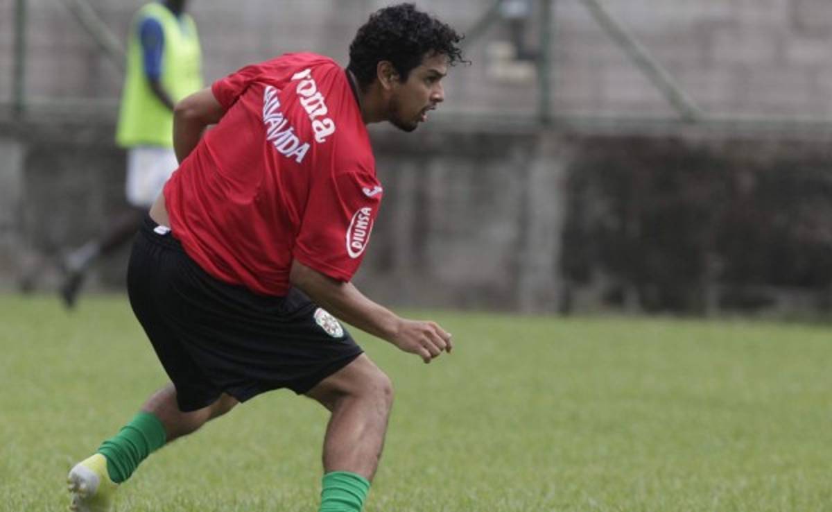 El delantero Luis Lobo no se queda en Marathón