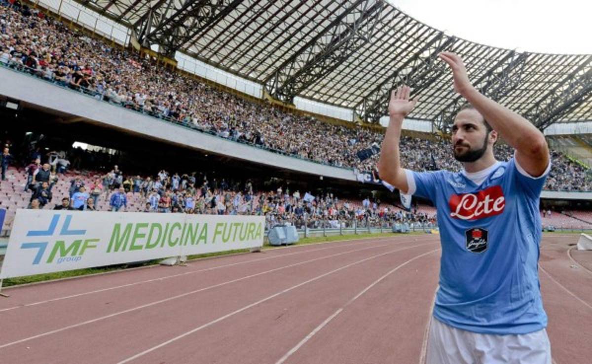 Nápoles sube posiciones luego del triunfo frente a Fiorentina