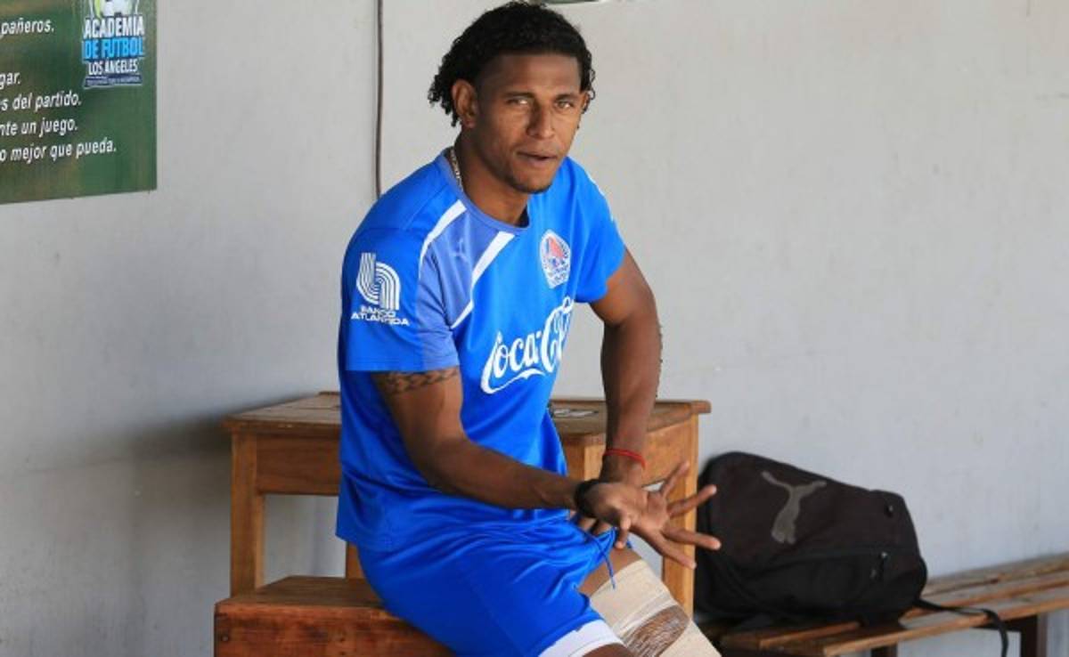 Carlo Costly ya hace fútbol en Olimpia y Johnny Palacios sigue en duda