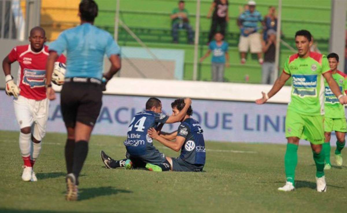 VIDEO: Yull Arzú le ataja dudoso penal a Motagua
