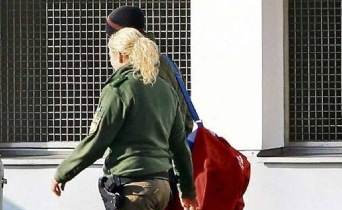 Joven se hace pasar por jugador del Bayern y roba algunas pertenencias