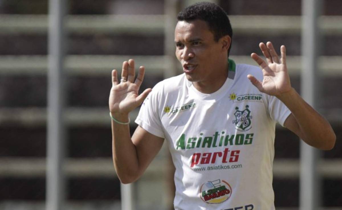 Rambo de León, con posibilidad de jugar en el Strikers de Iván Guerrero