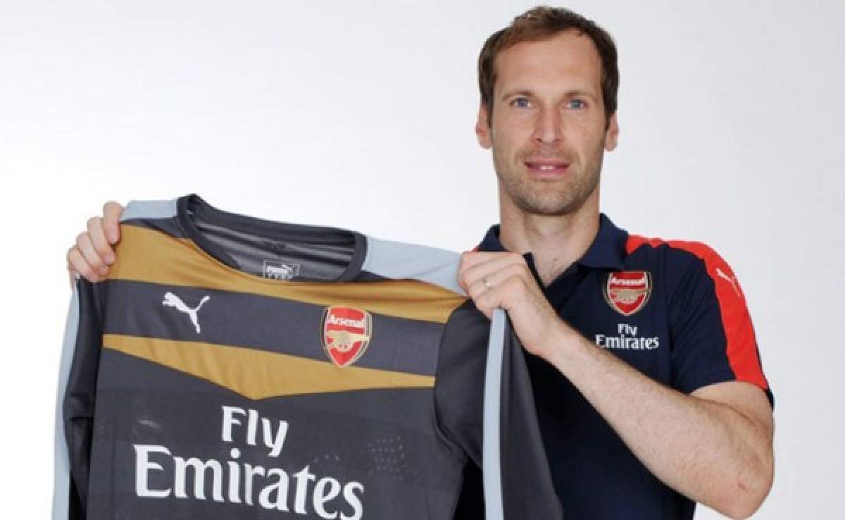 OFICIAL. Petr Cech es nuevo portero del Arsenal de Inglaterra