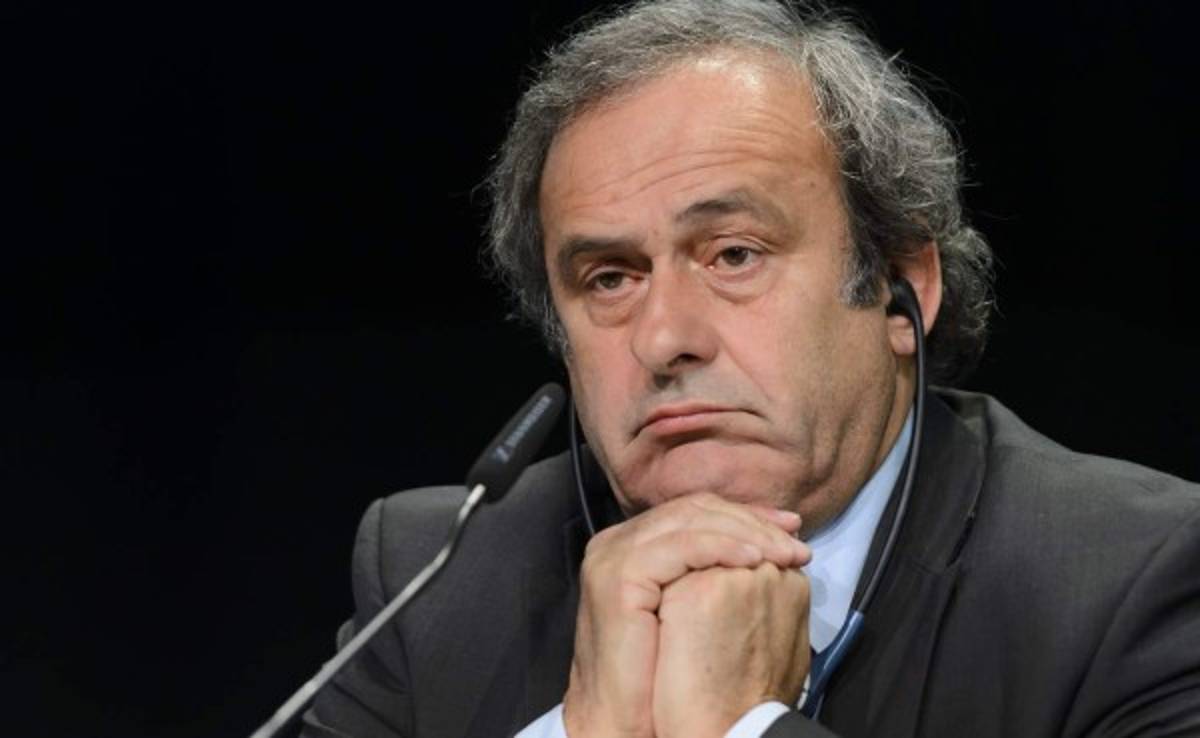 Federación Inglesa 'suspende' su apoyo al candidato Platini