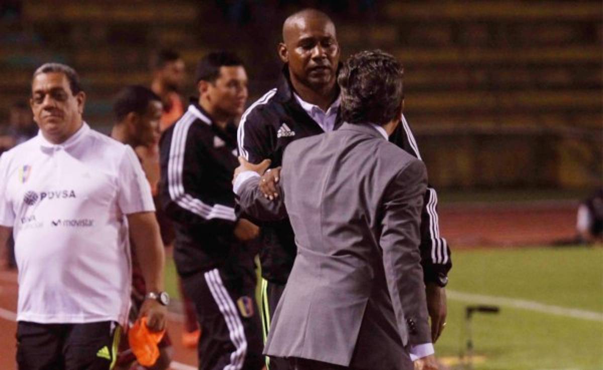 Técnico de Venezuela: 'Les pido que tengan paciencia y dejen trabajar a Pinto'