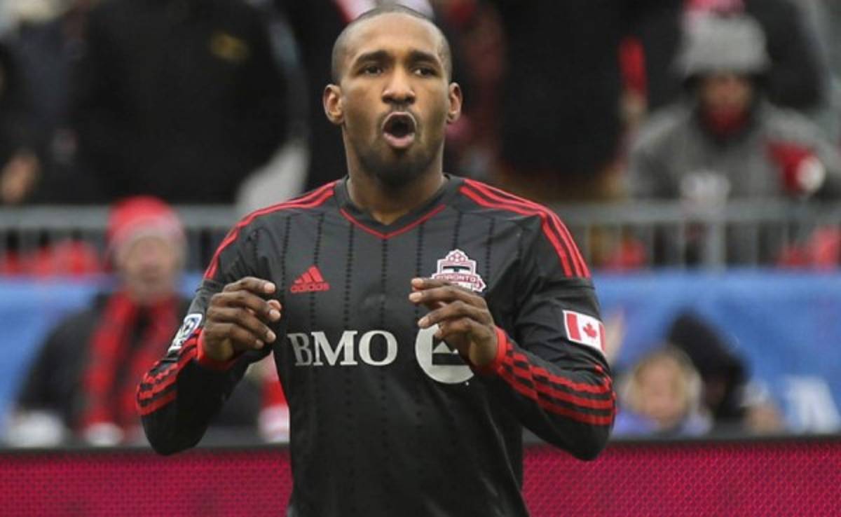 Sunderland confirma el fichaje del delantero Jermain Defoe