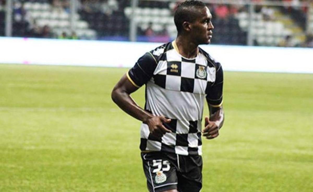 Brayan Beckeles sigue de titular en el Boavista