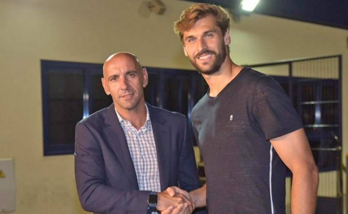 Fernando Llorente firma un contrato con el Sevilla por tres temporadas