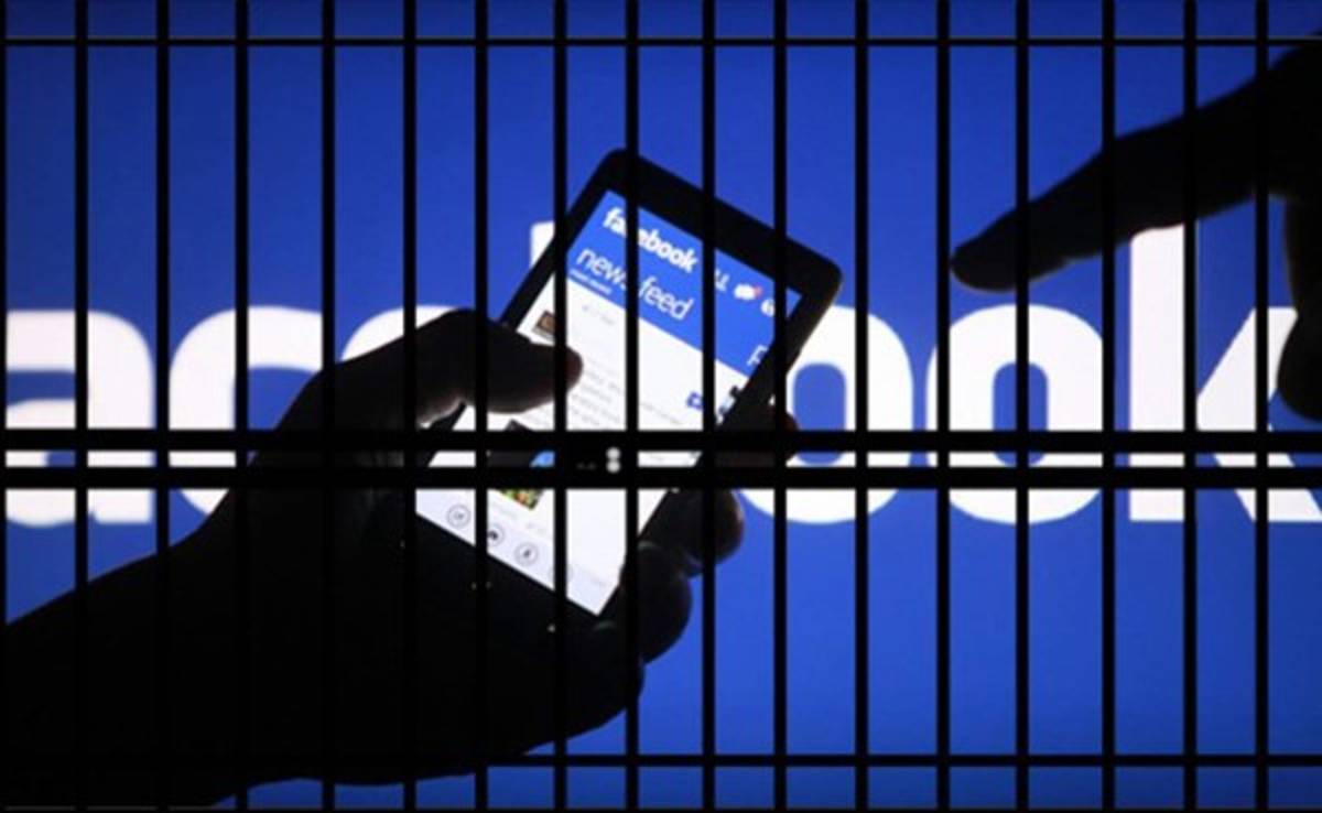 Un misterio como un pandillero actualiza su Facebook desde la cárcel