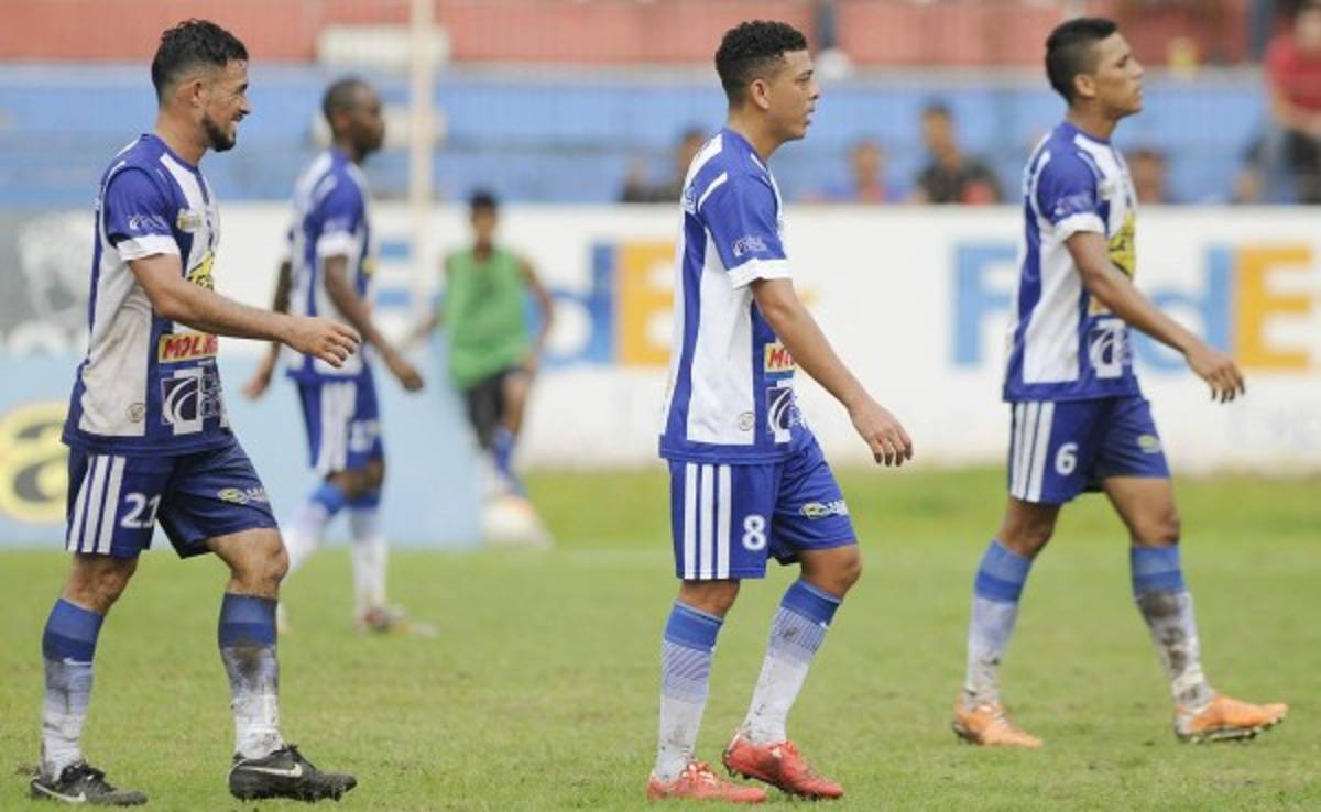 Victoria podría multar a jugadores y contratarán una psicóloga