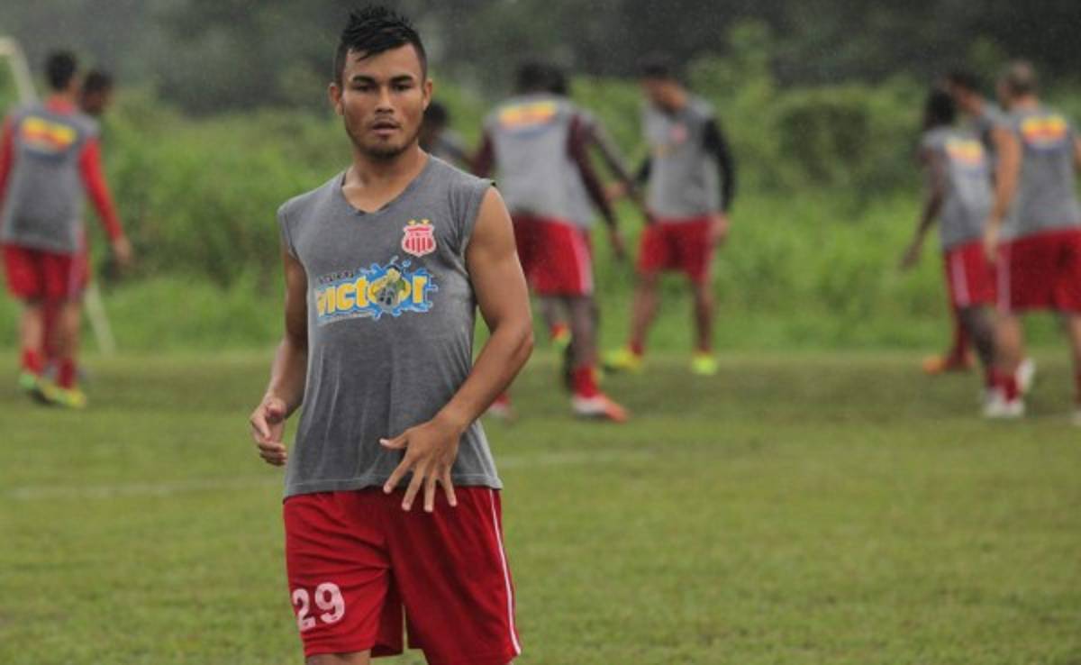 Ronaldo Barbosa, la nueva apuesta del Vida en ataque