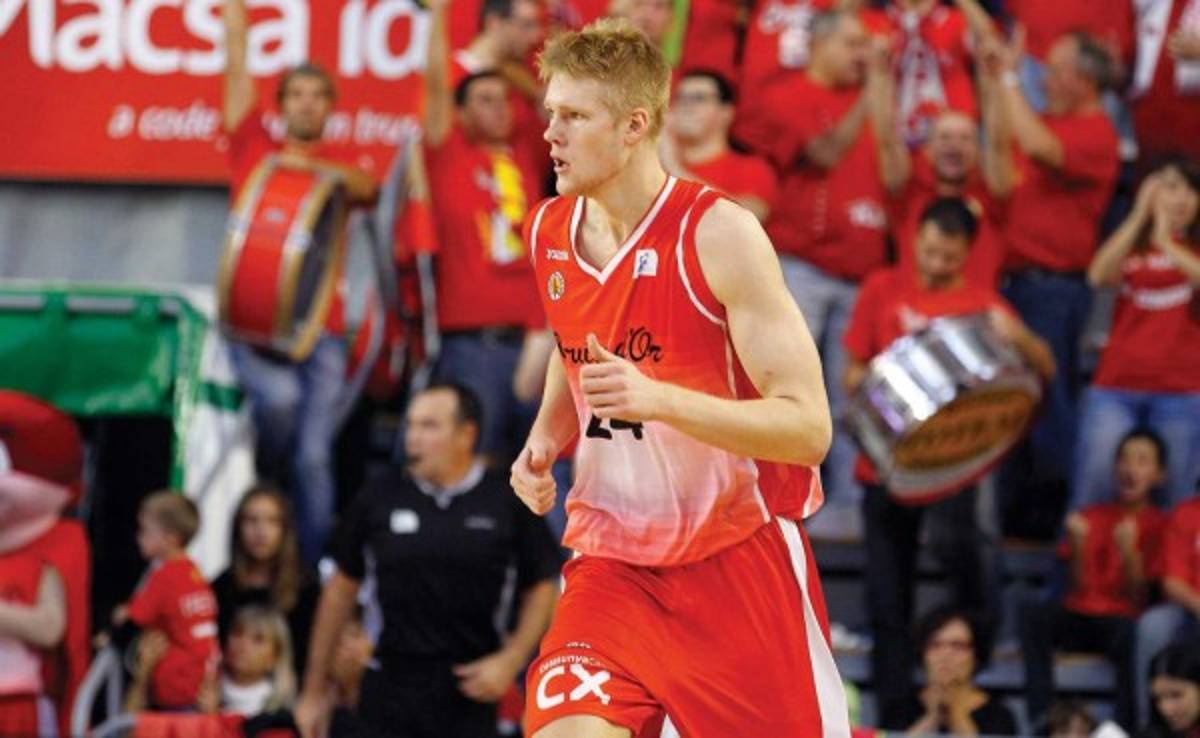 Hallan muerto al jugador de baloncesto Rasmus Larsen en su casa de Bélgica