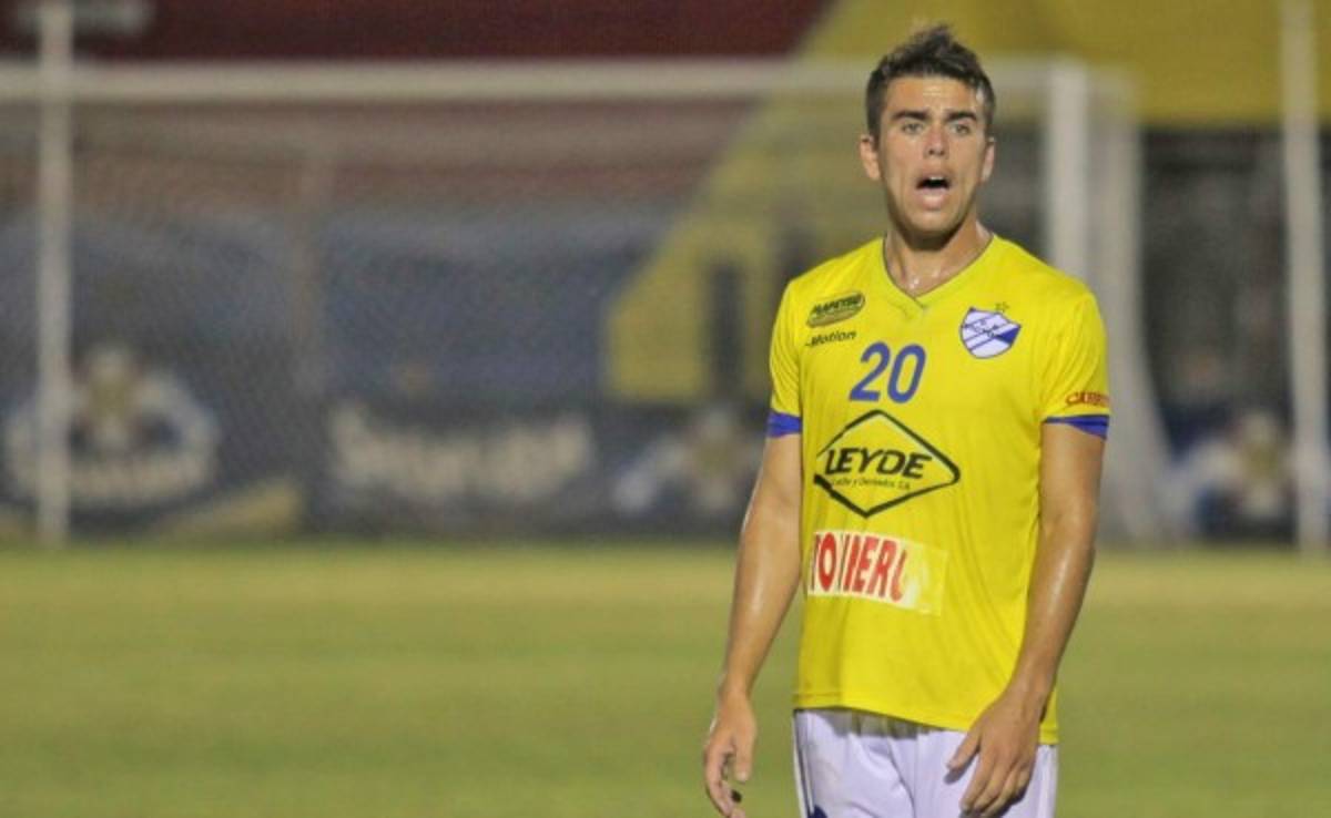 El argentino Lucas Espíndola de Victoria, listo para debutar ante Platense