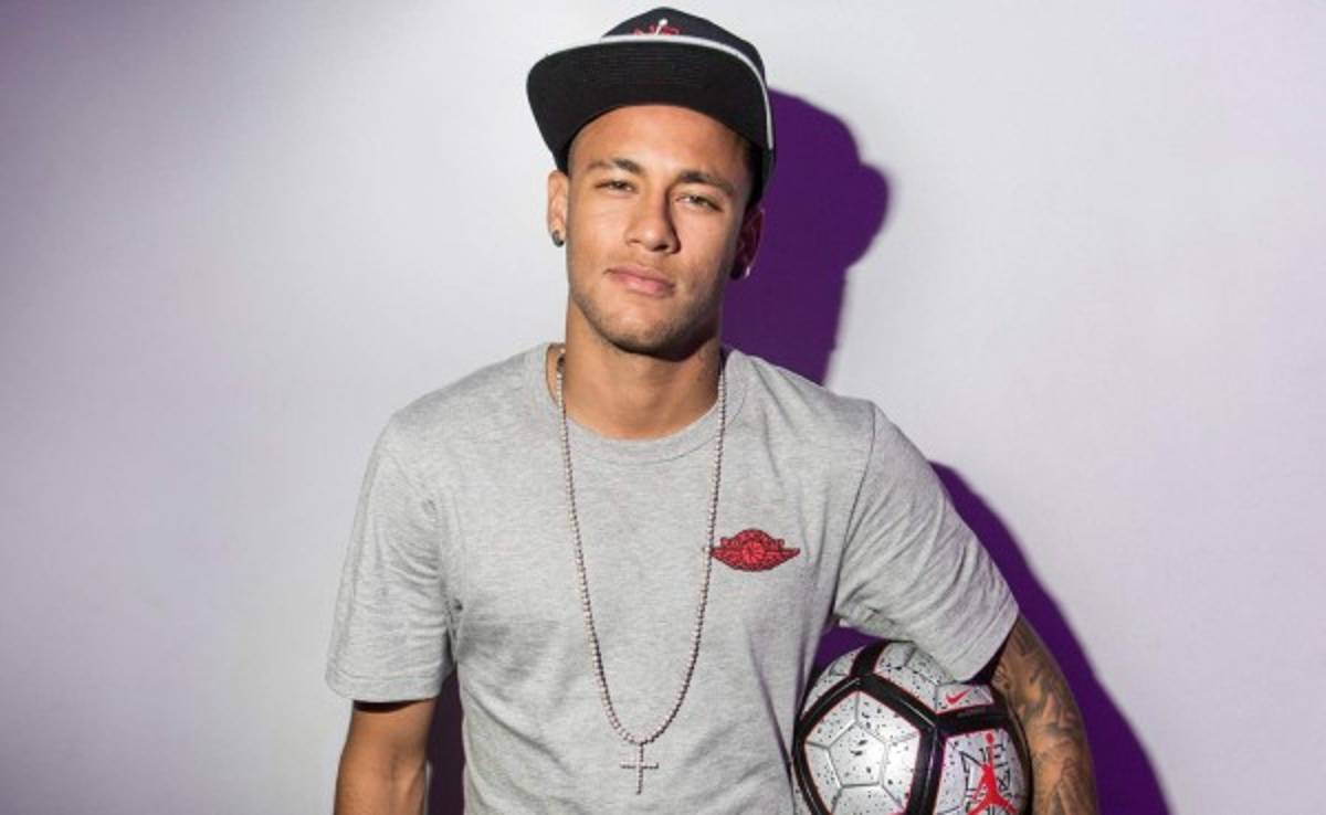 Neymar rechazó millonario sueldo del PSG para seguir en el Barcelona