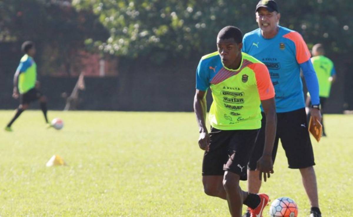 Venezolano Félix Casseres no se queda en Real España y regresa a su país