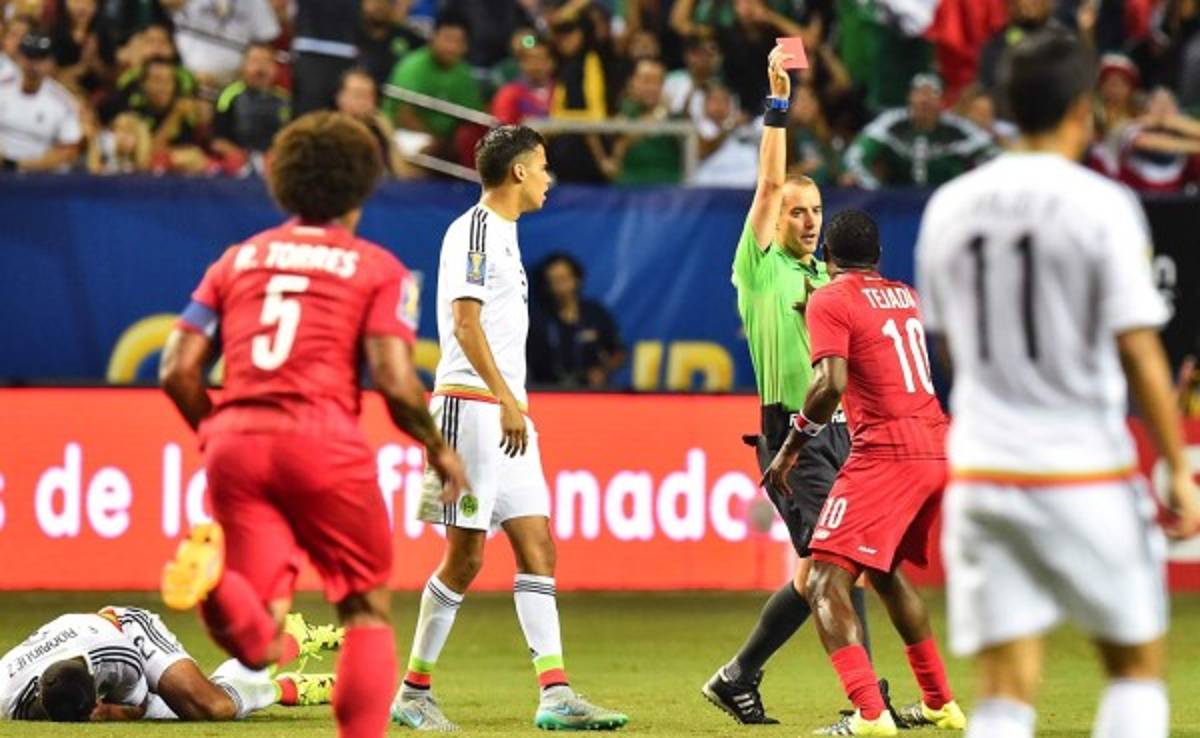 VIDEO: Polémica expulsión de Luis Tejada ante México