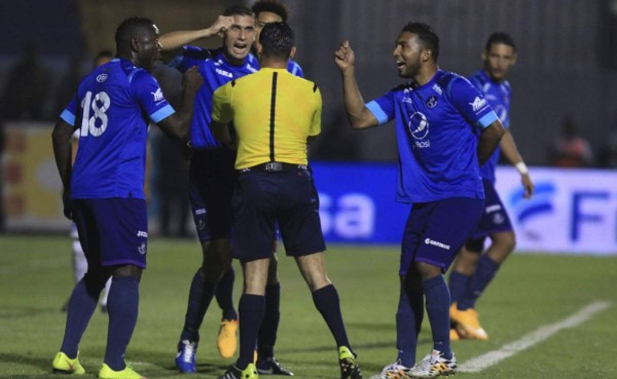 VIDEO: El polémico gol anulado al Motagua en la final ante Olimpia